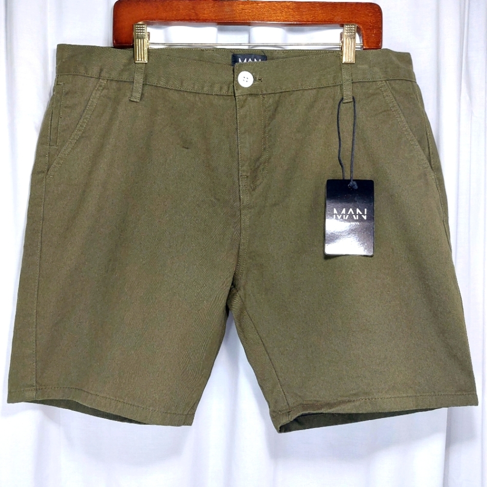 Boohoo MAN Flat Front Classic Chino Shorts‎ Olive Green Size 38 NWT